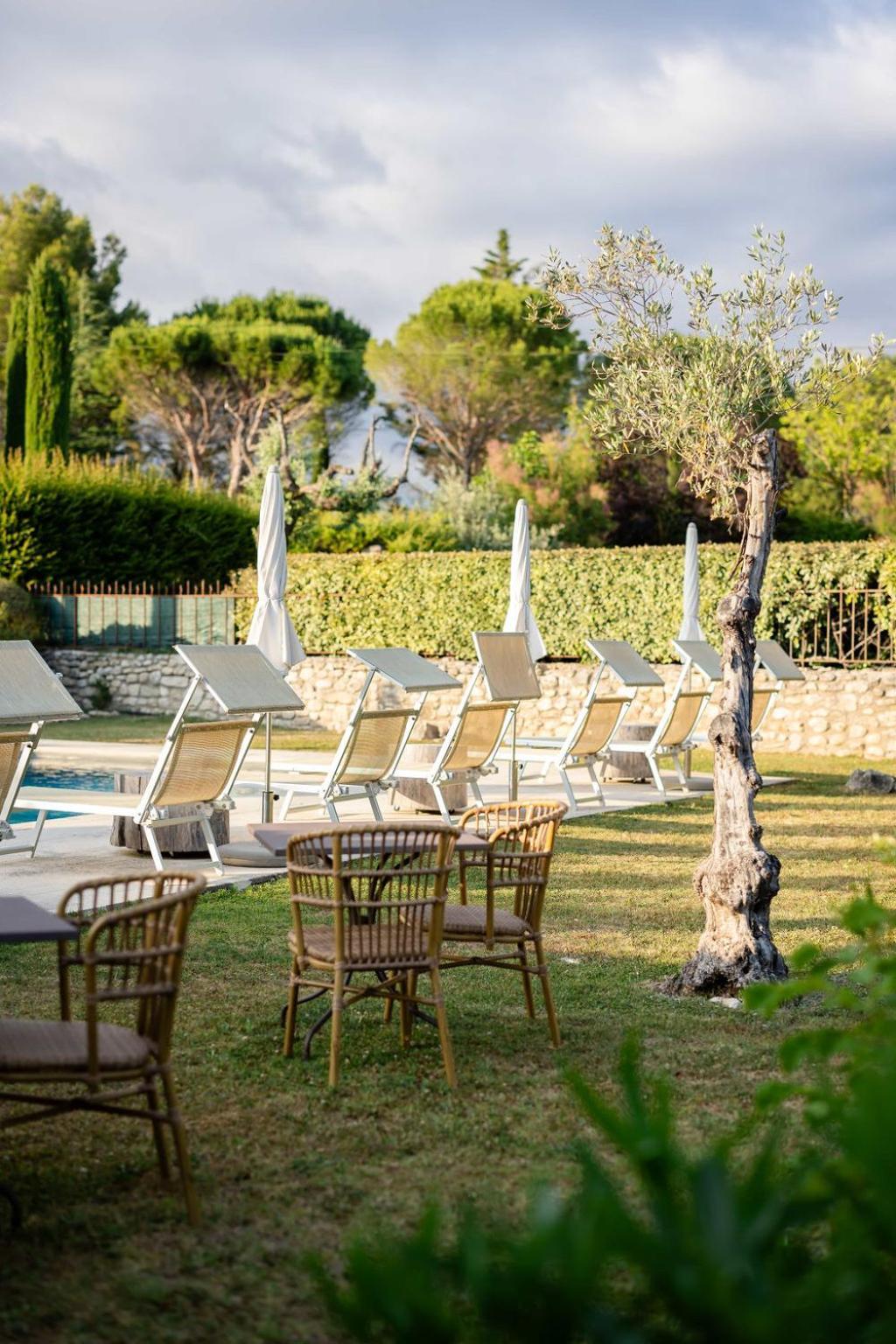 Hotel La Ferme De La Huppe Gordes Exterior foto